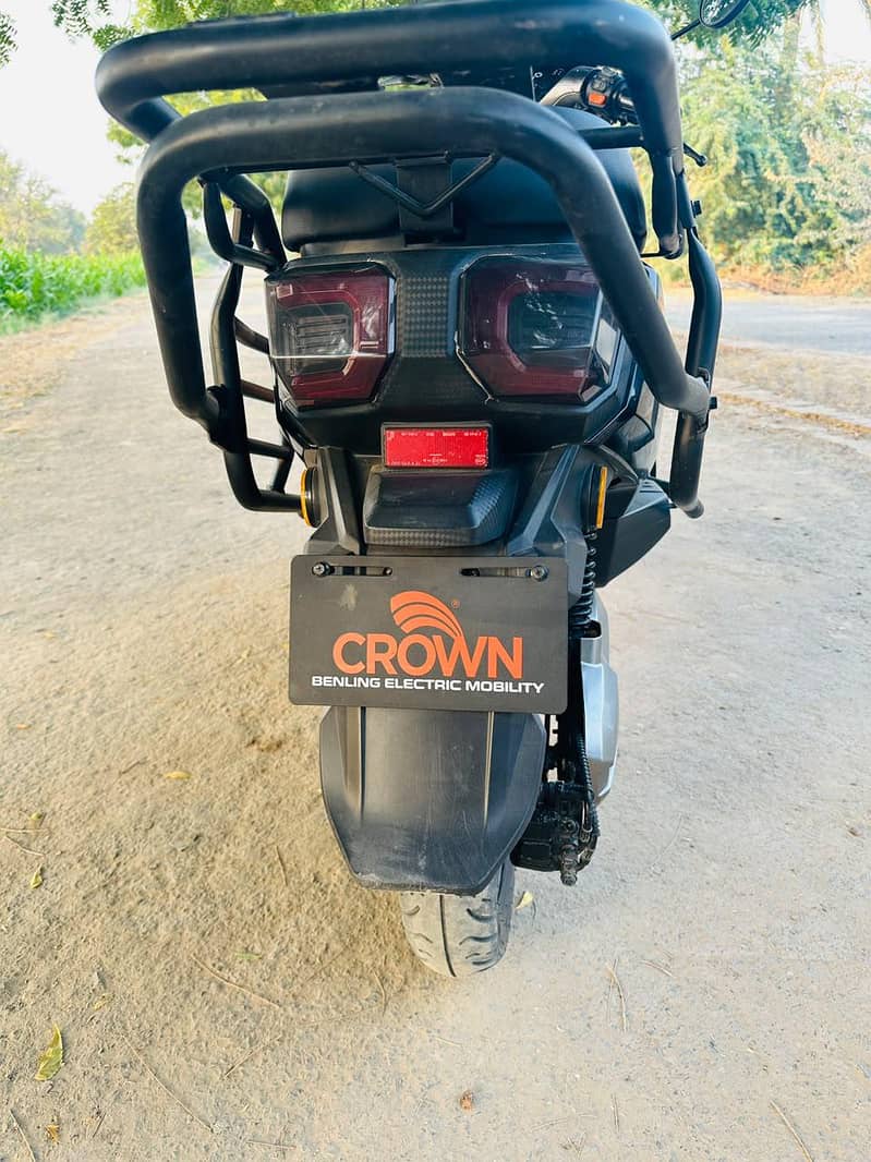 crown raftaar 4