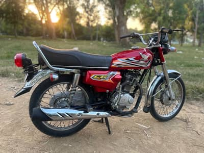 Honda 125 2023 Model complete documents clean condition