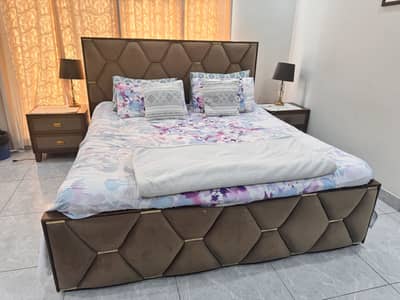 Queen size bed