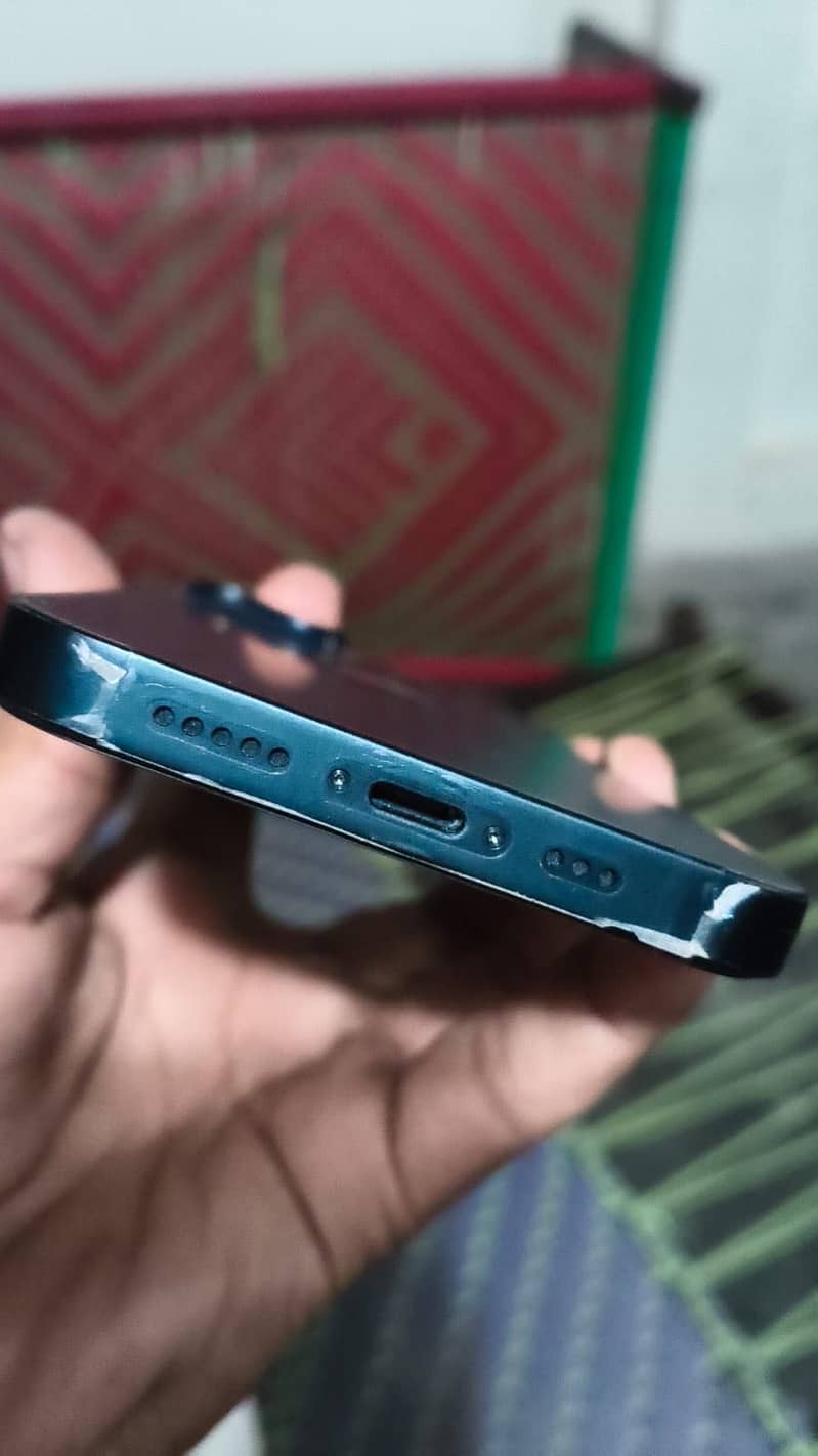 Apple iPhone 14 3