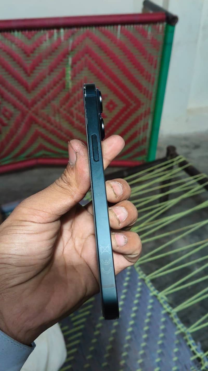 Apple iPhone 14 4