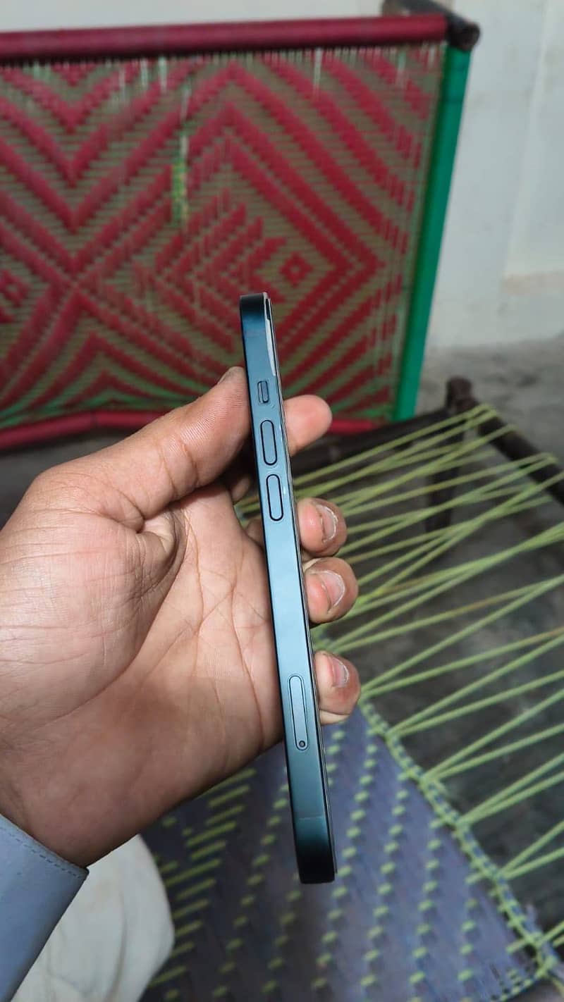 Apple iPhone 14 5