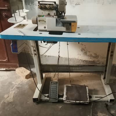 Overlock machine best 10/10 condition