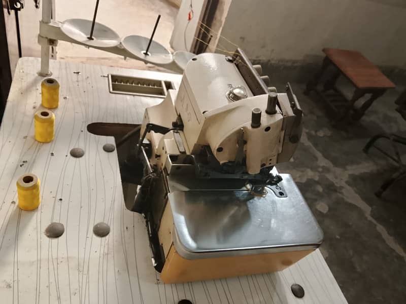 Overlock machine best 10/10 condition 1