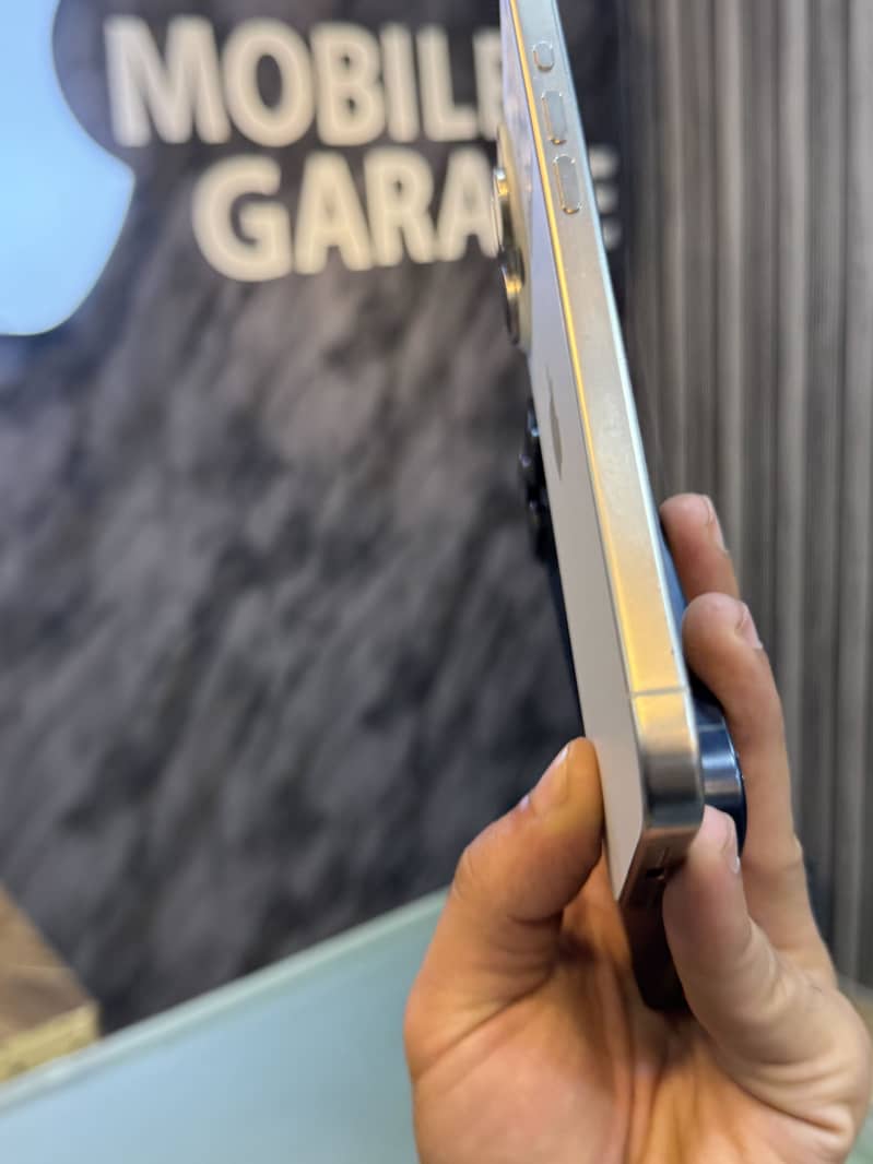Apple iPhone 15 Pro Max 5