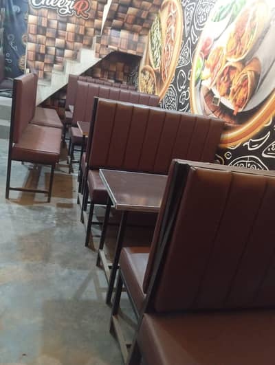 fastfood restaurant ka Saman