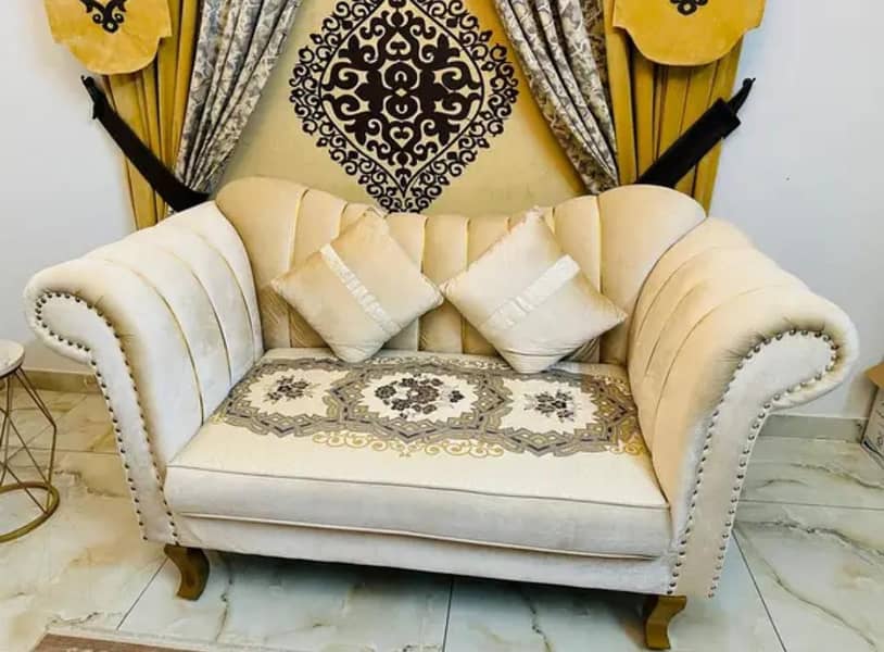 7 seaters sofa with center Table 1