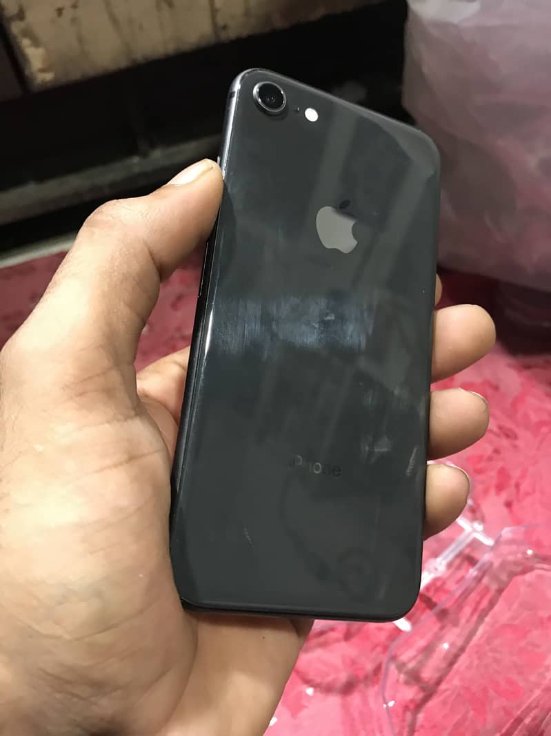 Apple iPhone 8 1