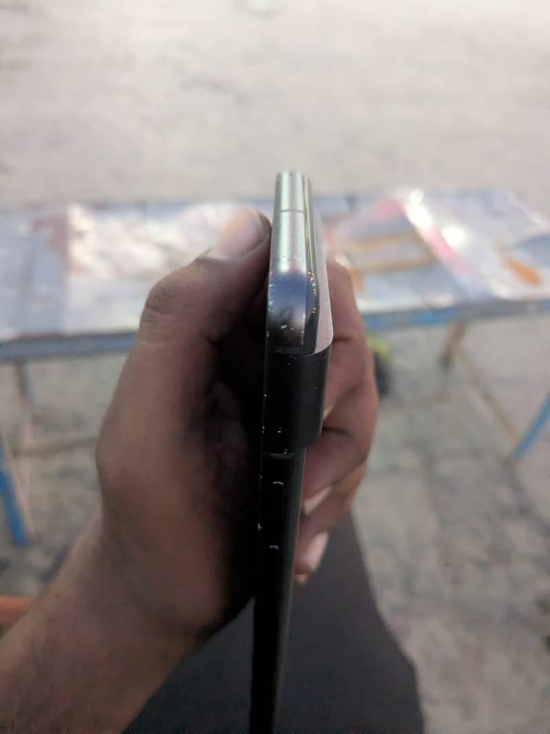 Google Pixel 8 5