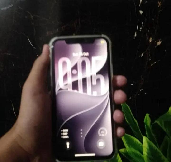 Apple iPhone 11 Pro 1