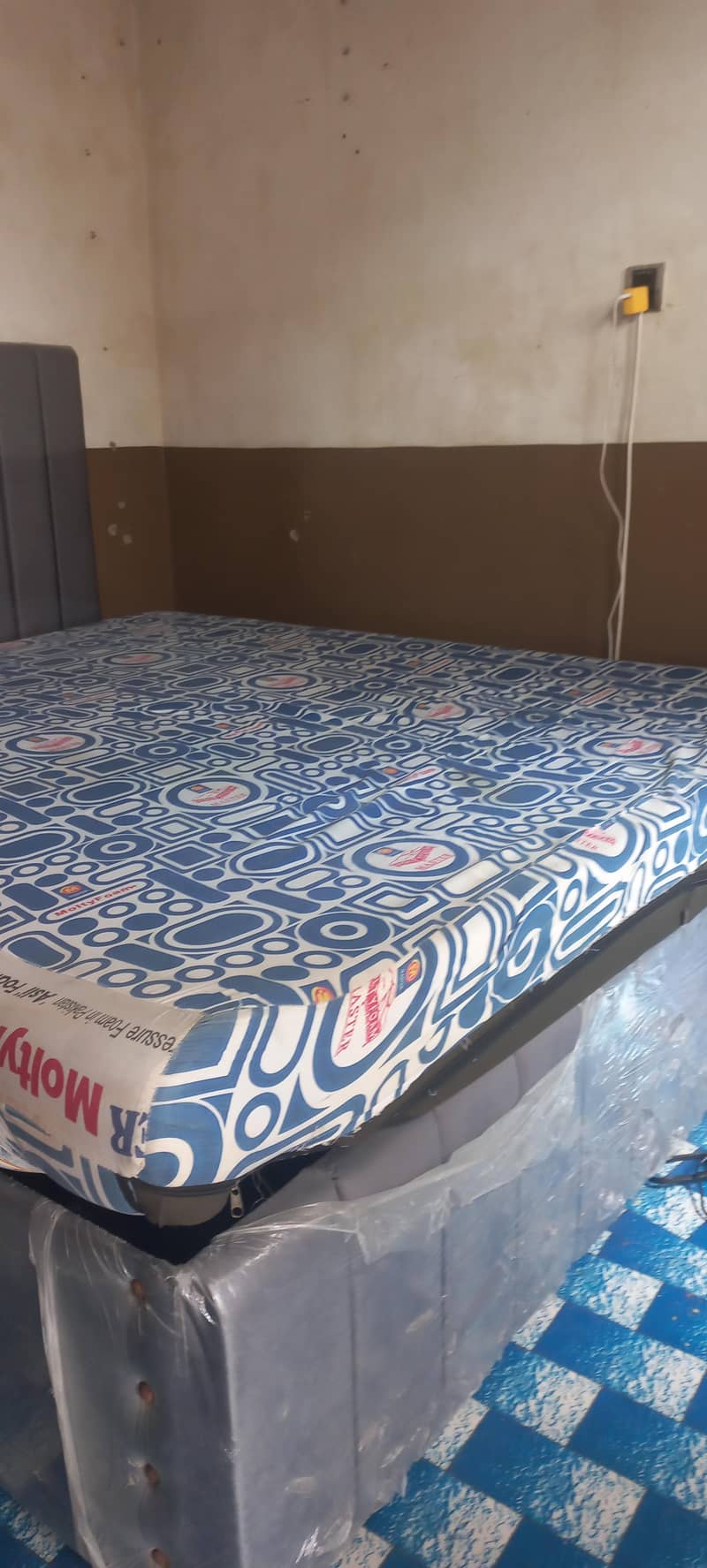 queen size bed 2