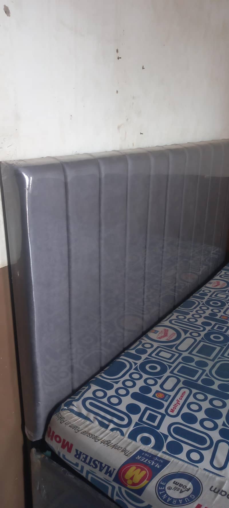 queen size bed 3