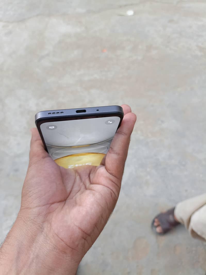 Realme C75 1