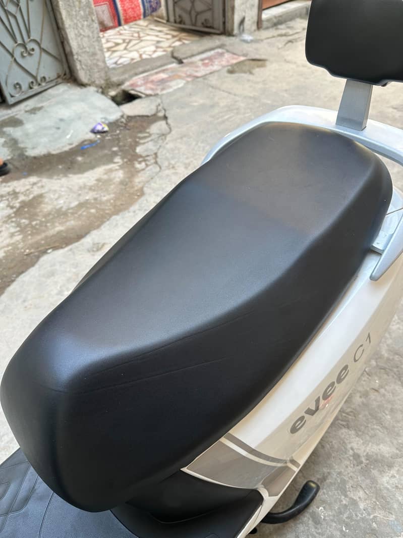 Scooty 9