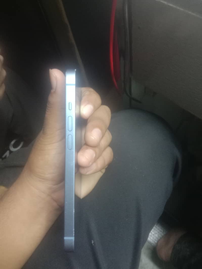 Apple iPhone 14 2