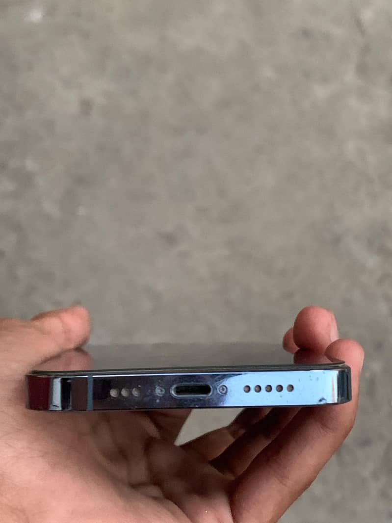 Apple iPhone 13 Pro 4