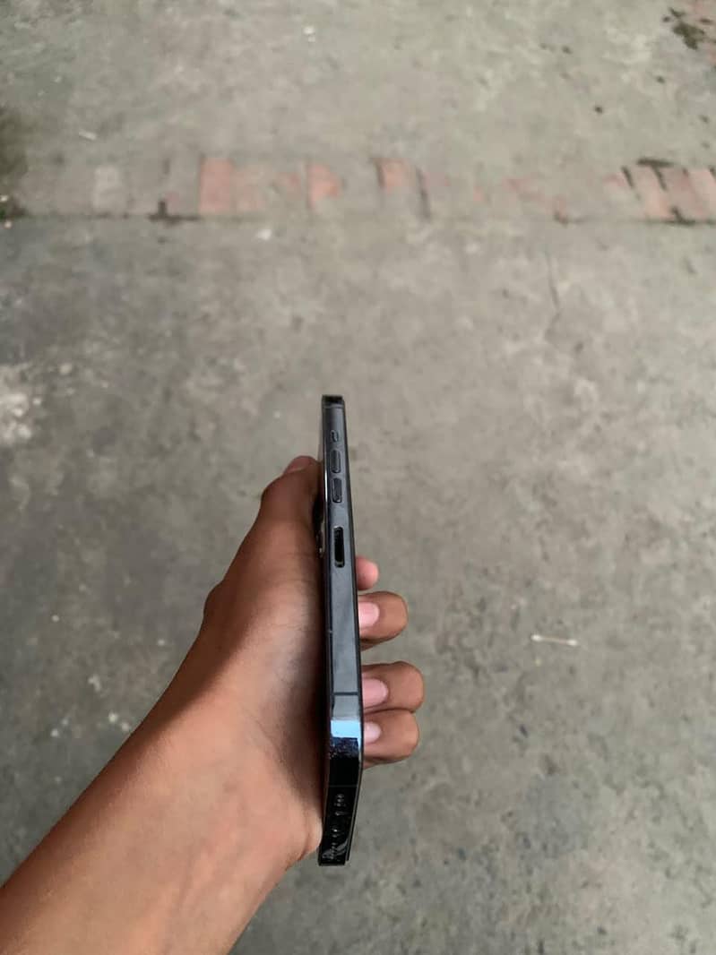 Apple iPhone 13 Pro 8