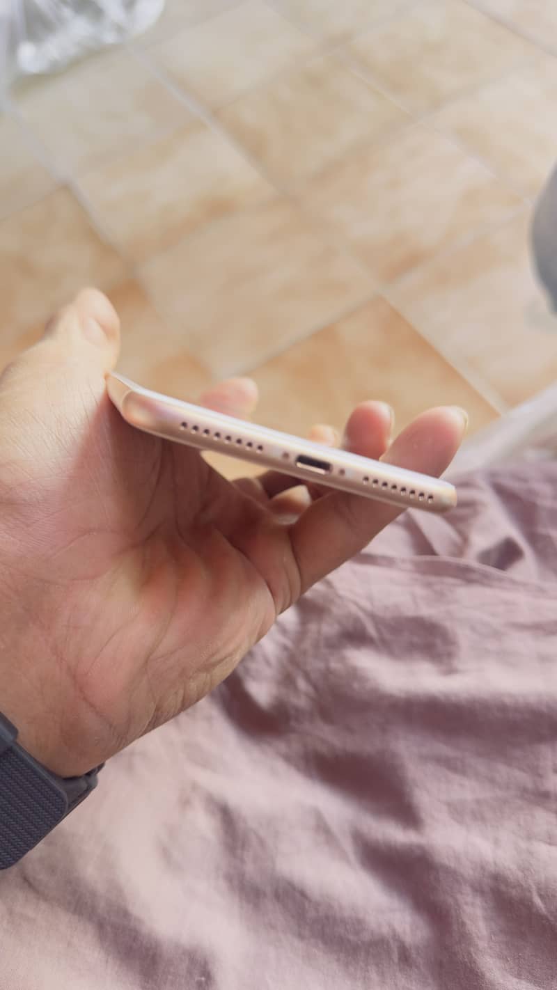 Apple iPhone 8 Plus 9