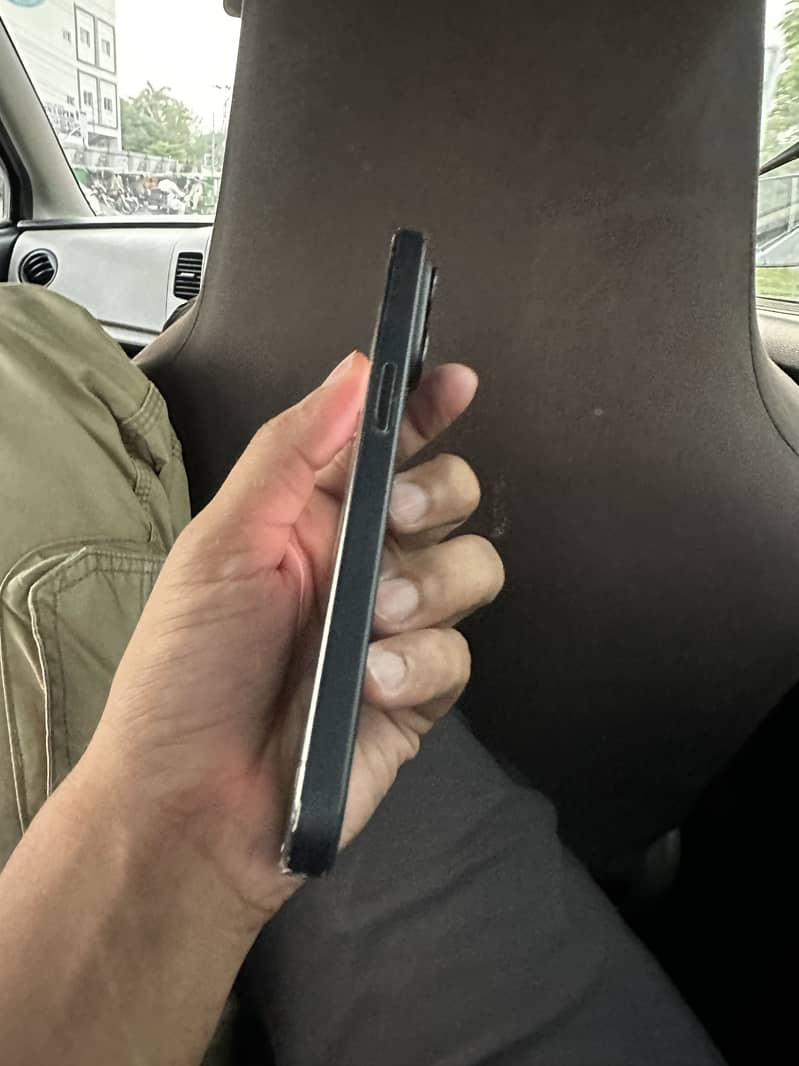 Apple iPhone 15 Pro 1