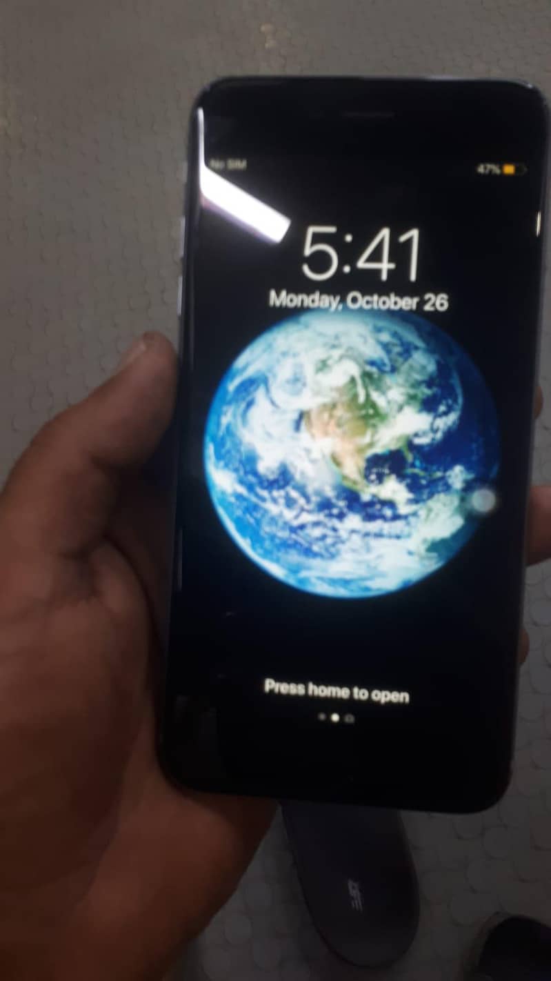 Apple iPhone 6 Plus 1
