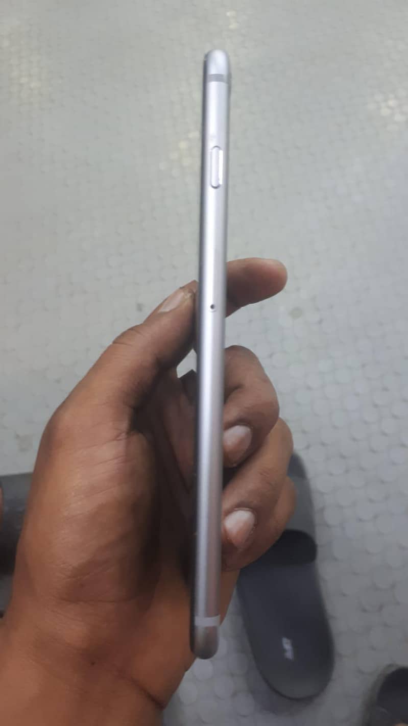 Apple iPhone 6 Plus 4