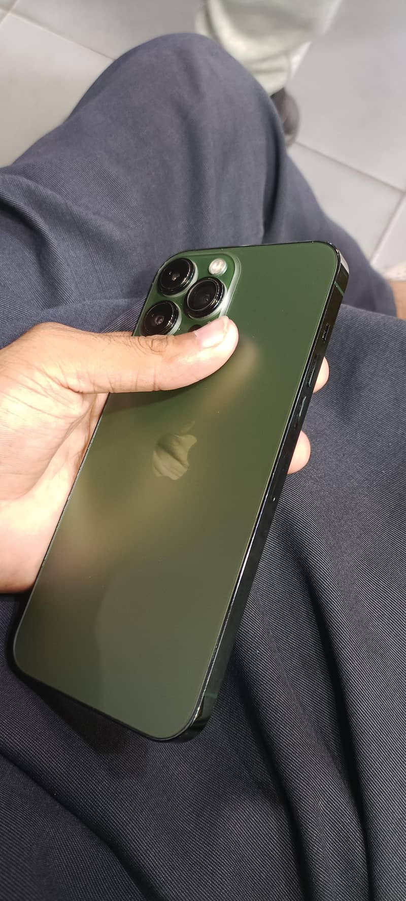 Apple iPhone 13 Pro Max 2