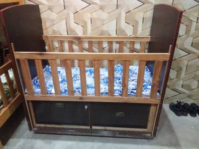 baby cot