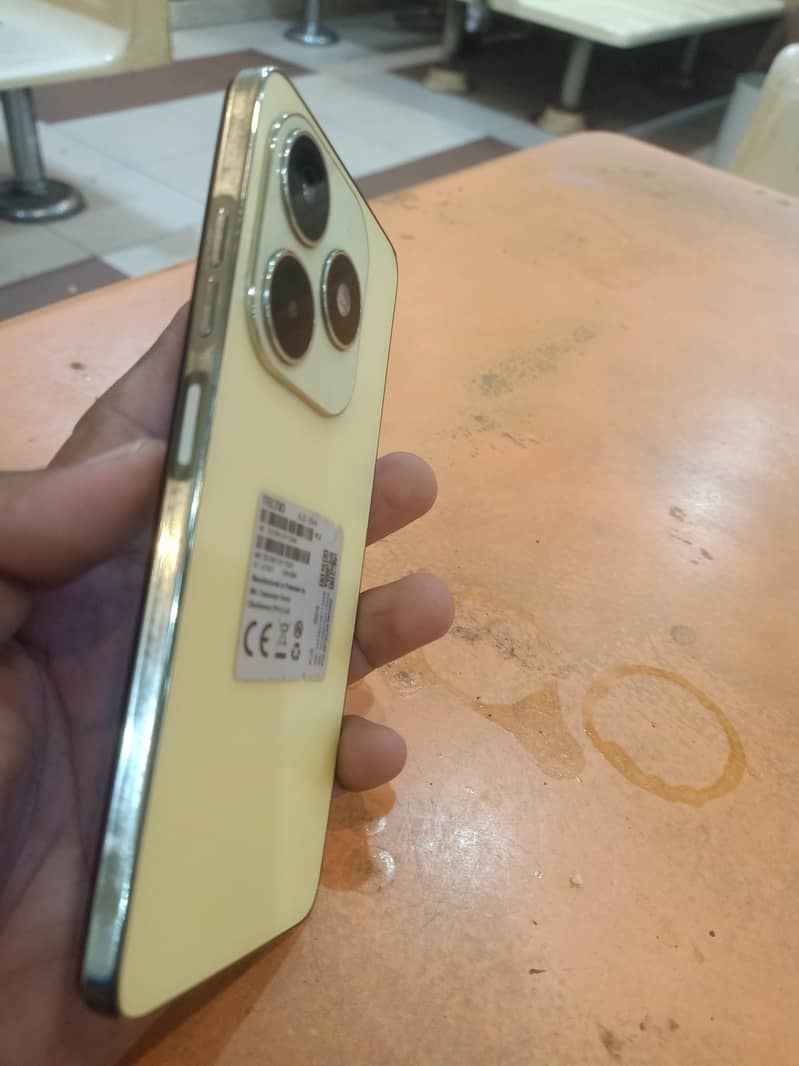 Tecno Spark 20 4