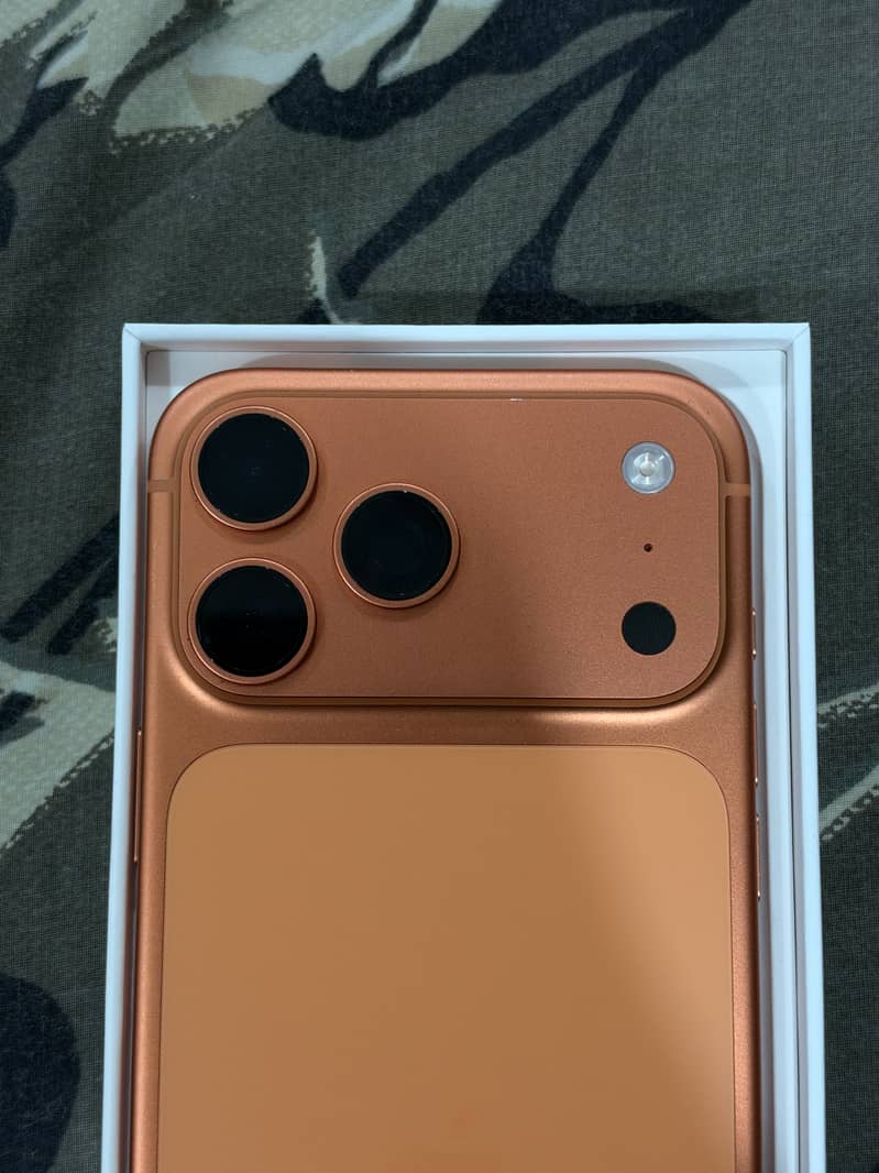 Apple iPhone 17 Pro Max 1