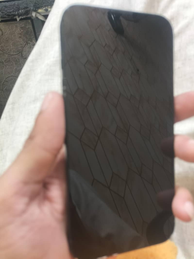 Apple iPhone 13 2
