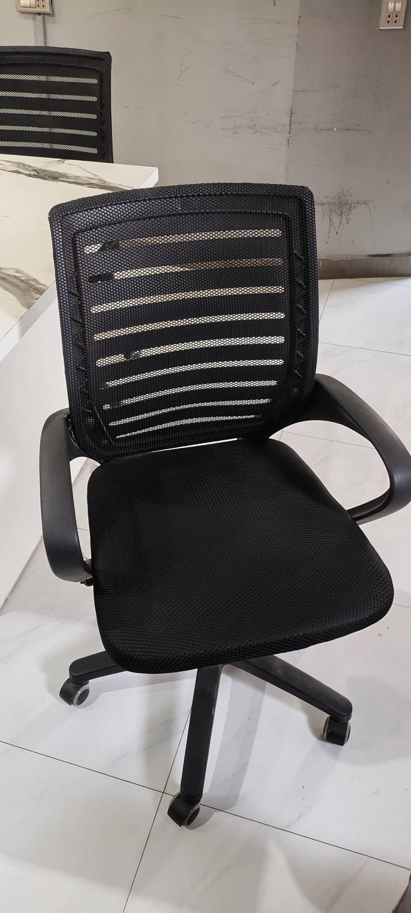 Office chairs and tables for sale like new - Other Office Furniture ...
