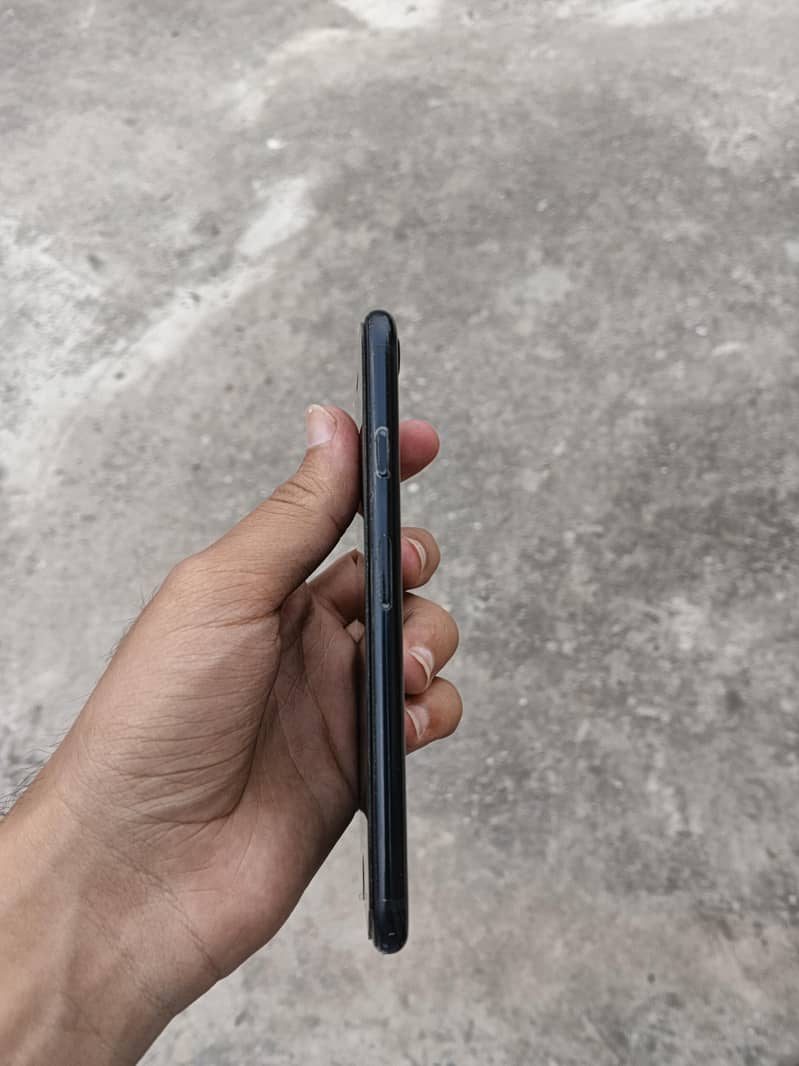 Apple iPhone SE 6