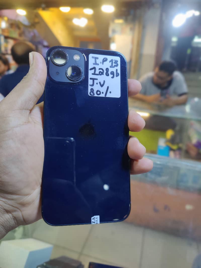 Apple iPhone 13 0