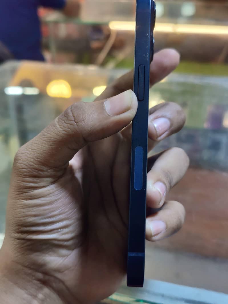 Apple iPhone 13 1
