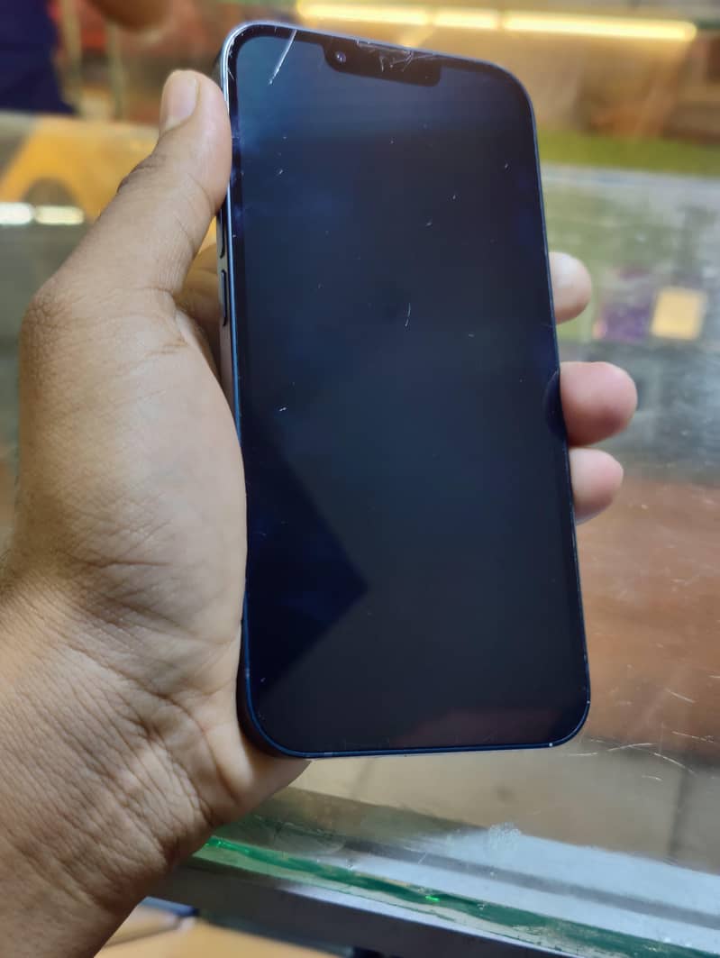 Apple iPhone 13 3