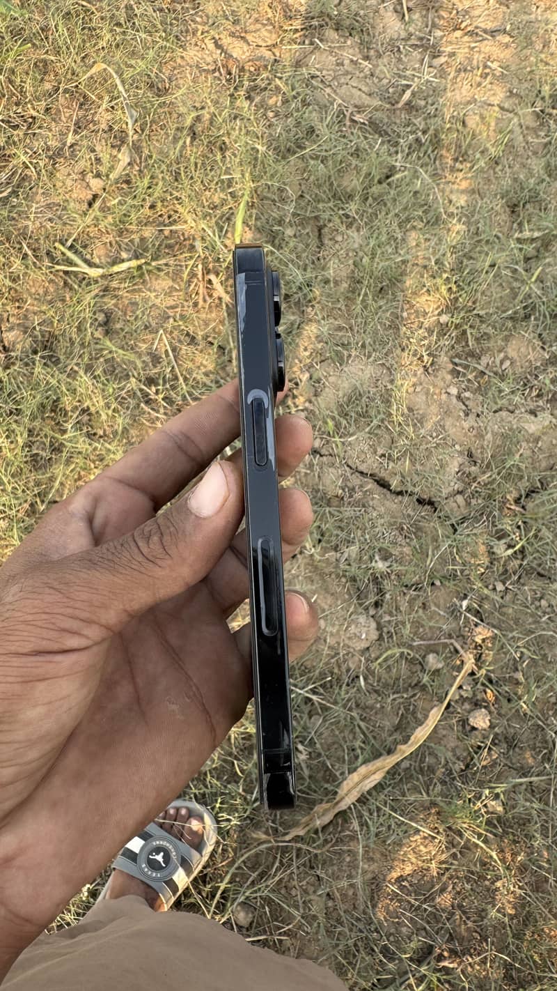 Apple iPhone 14 Pro 1