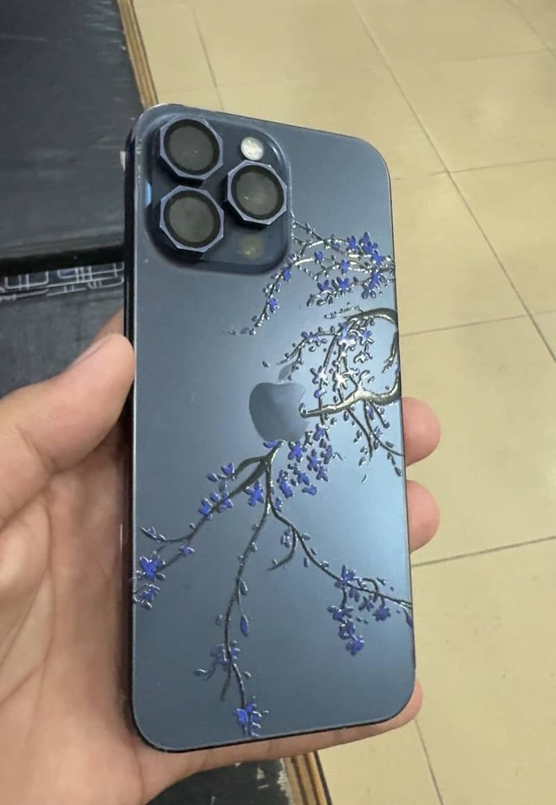 Apple iPhone 15 Pro Max 2