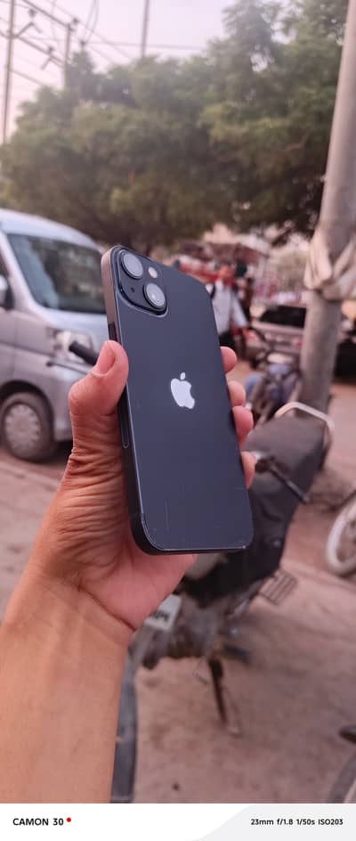 Apple iPhone 13