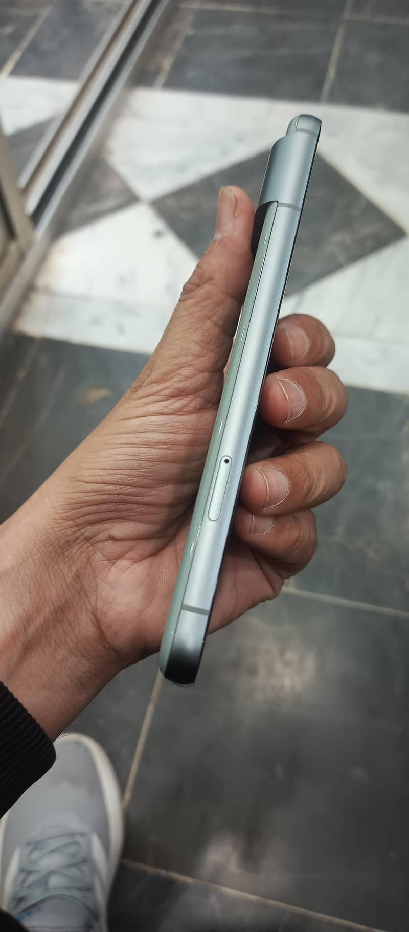 Google Pixel 8 4