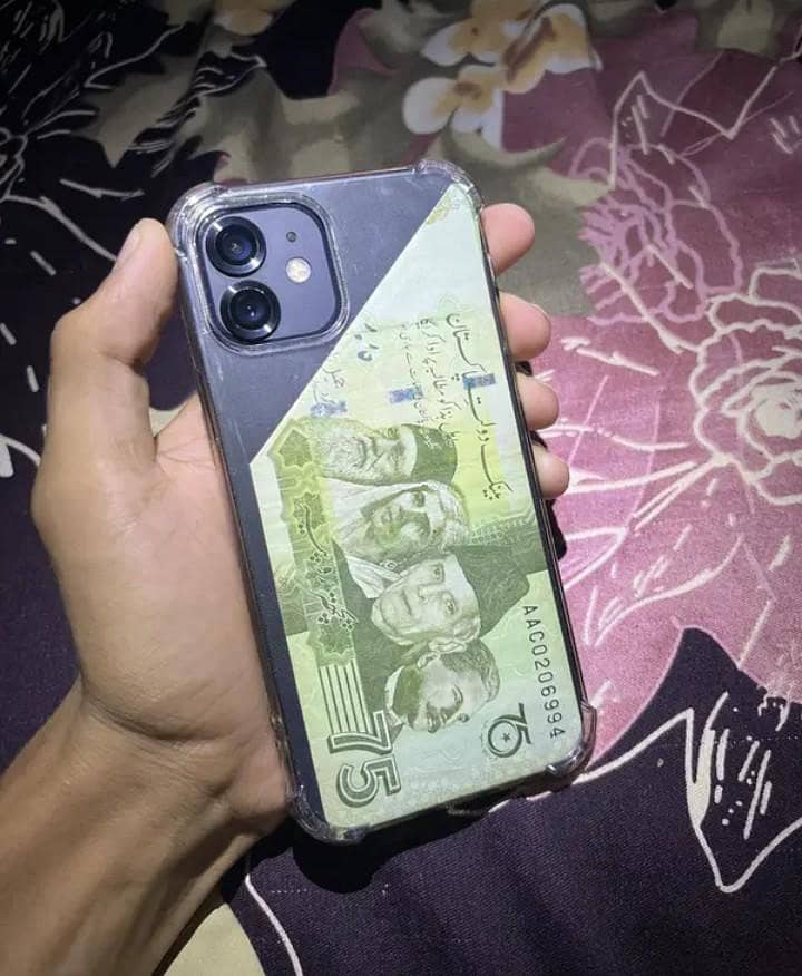 Apple iPhone 12 1