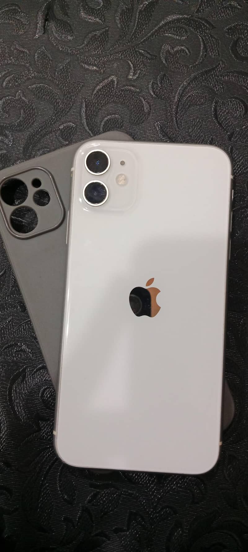 Apple iPhone 11 4