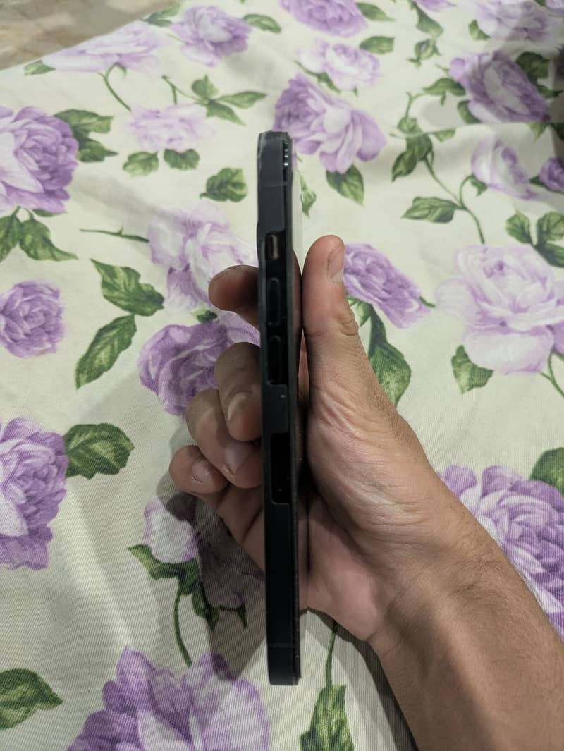 Apple iPhone 14 Pro 0
