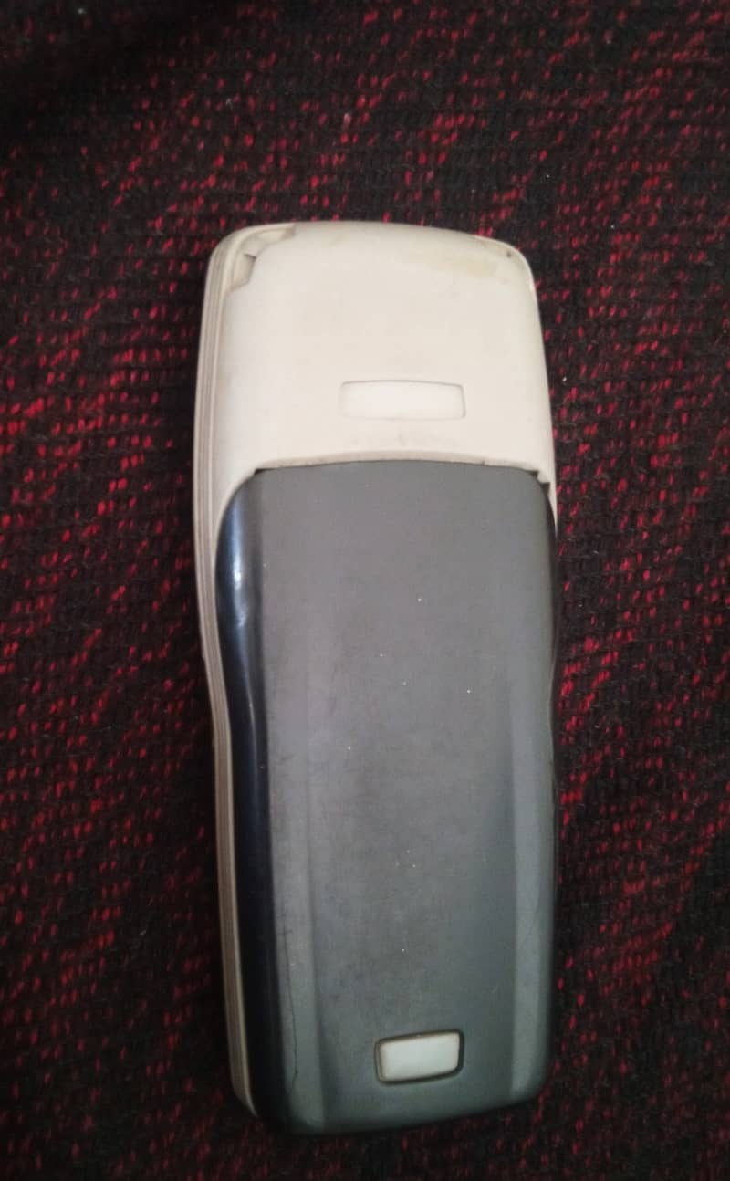 Nokia 1100 4