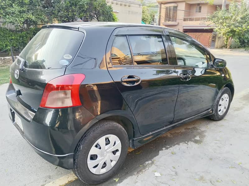 Toyota Vitz 2011 3