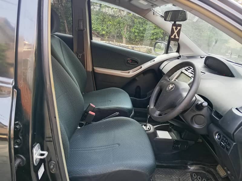 Toyota Vitz 2011 8