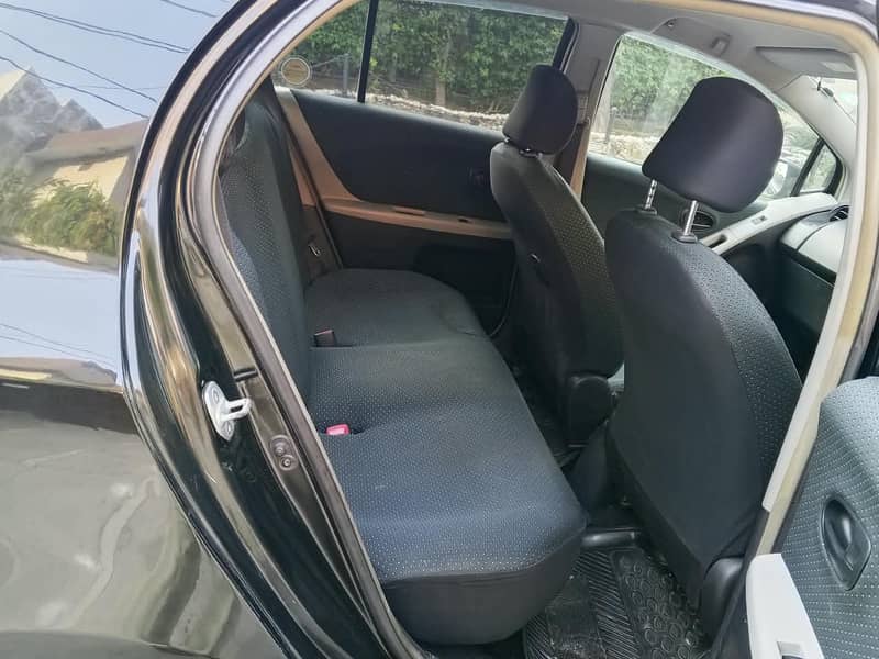 Toyota Vitz 2011 11