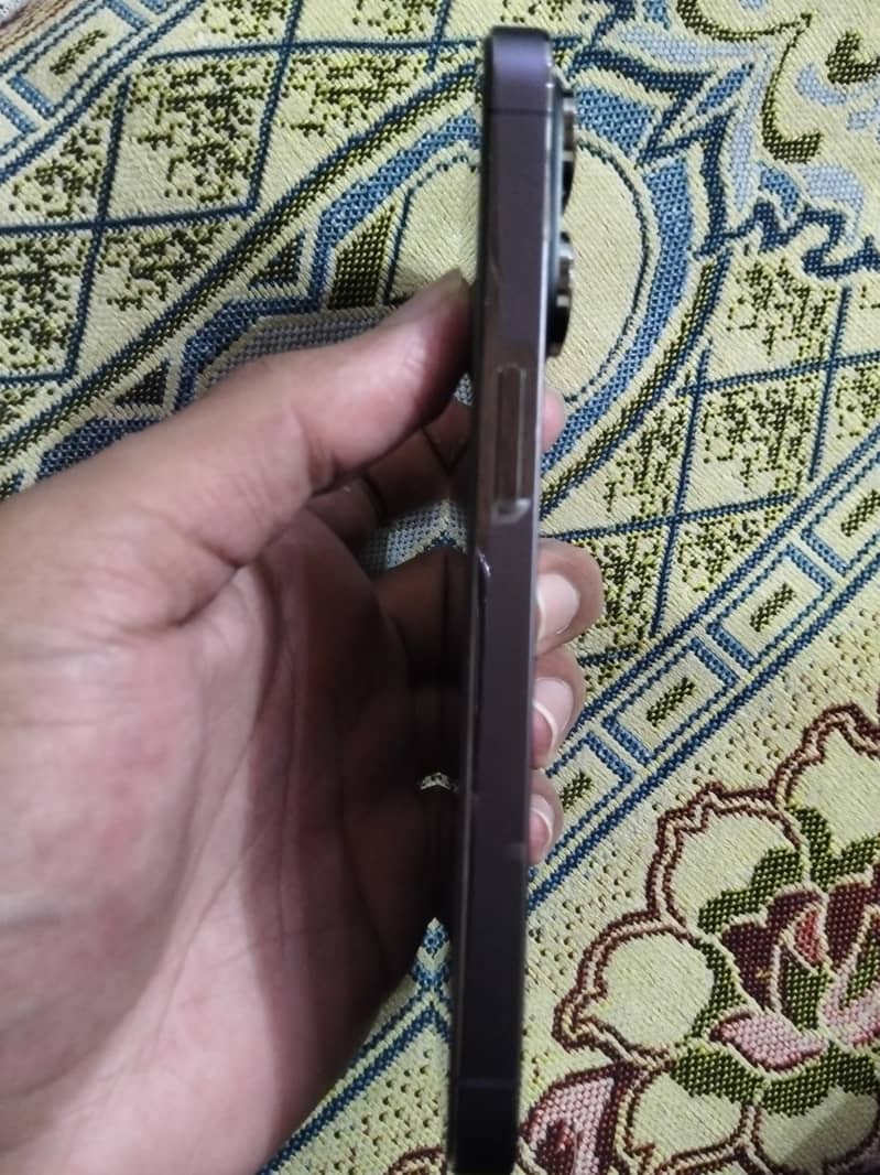 Apple iPhone 14 Pro 2