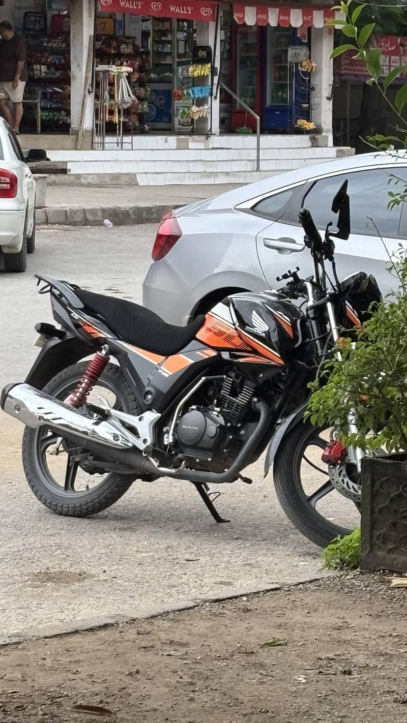 Honda cb150f 1