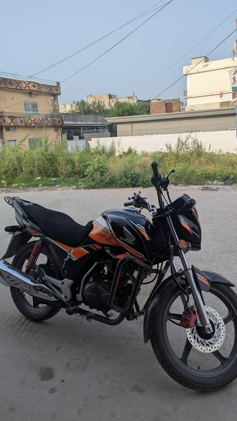 Honda cb150f 3