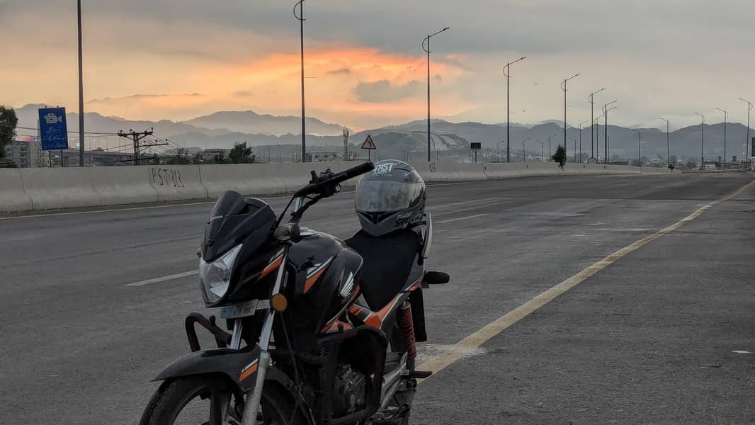 Honda cb150f 4